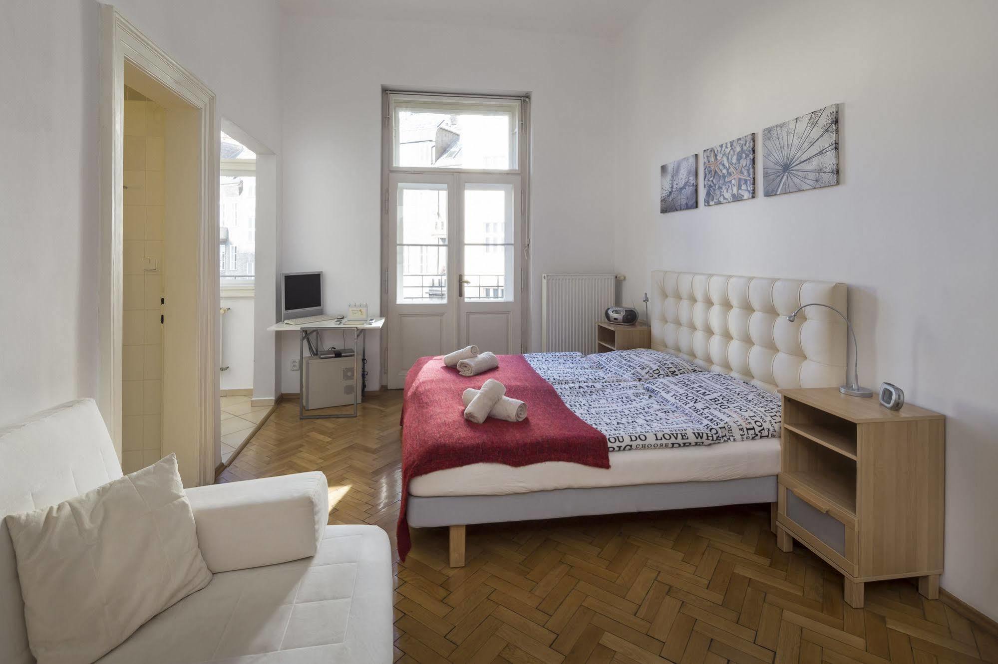 Old Town - Dusni Apartments Praga Zewnętrze zdjęcie